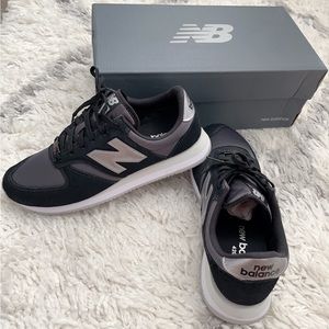 New Balance 420- Black White Grey